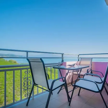 Apartment Mirage By The Sea